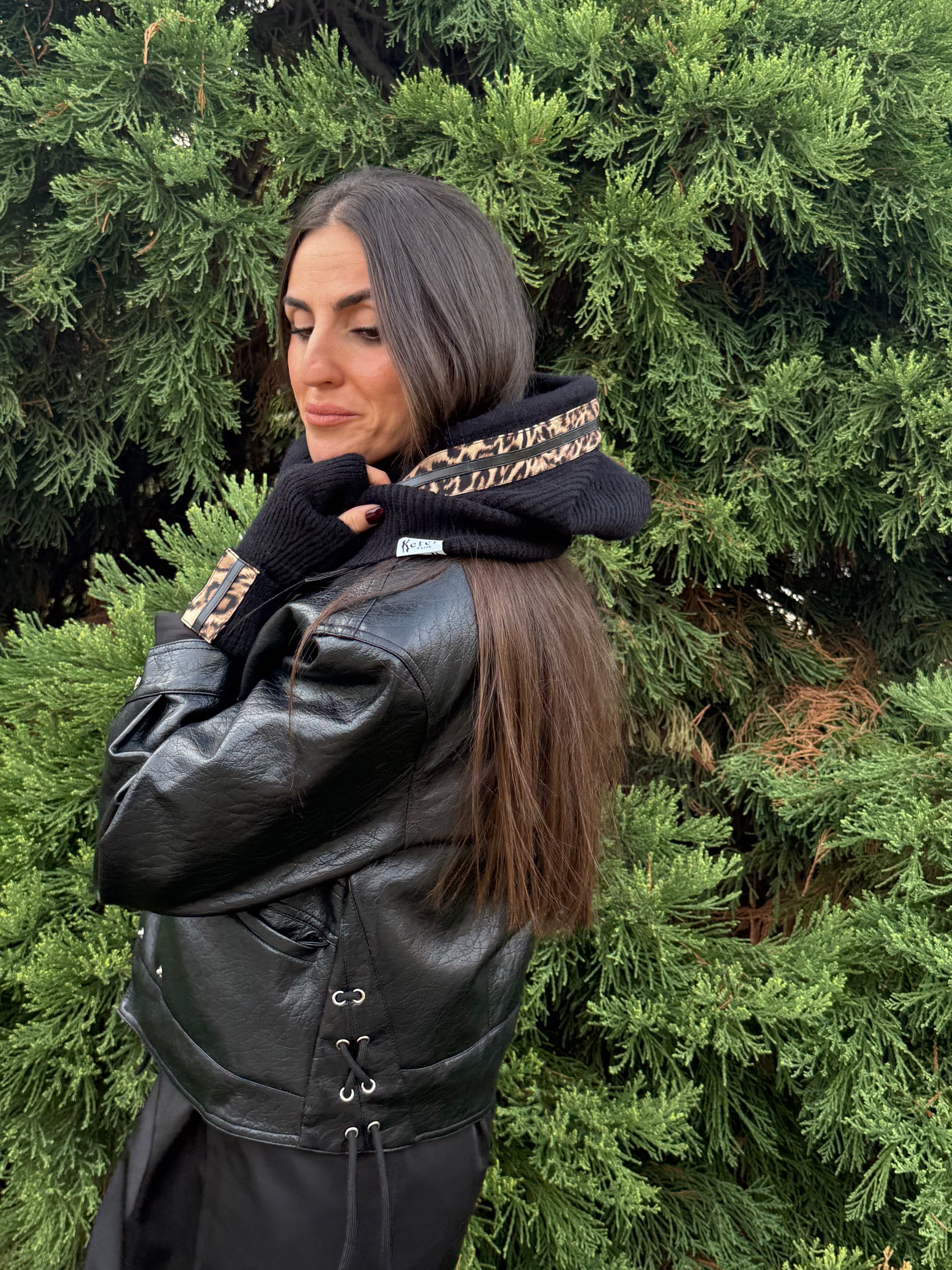 Mitaines noir et léopard