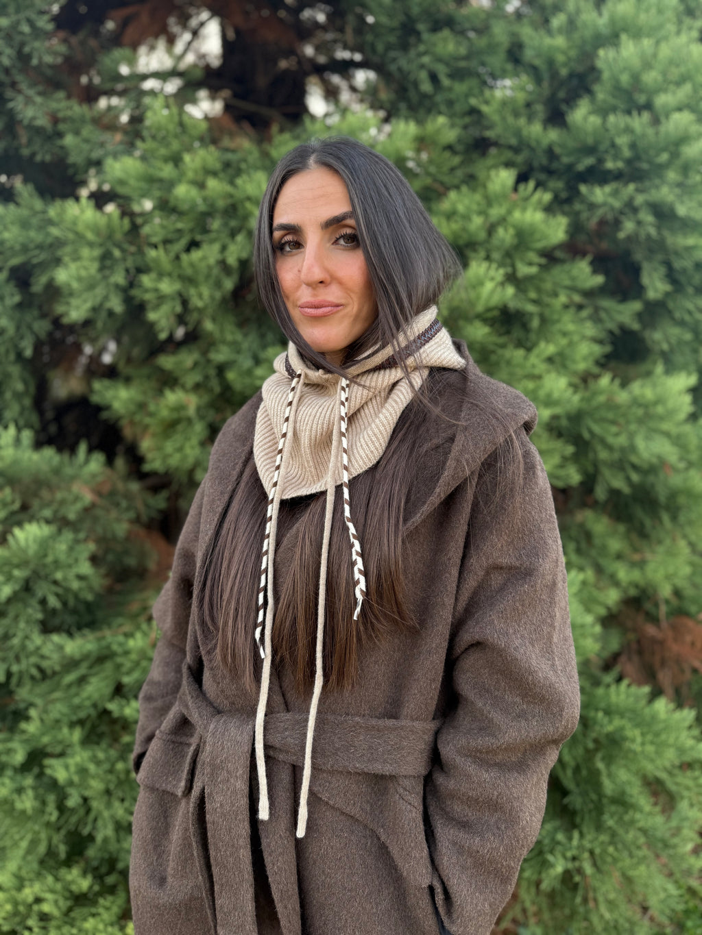 Cagoule beige marron torsadé